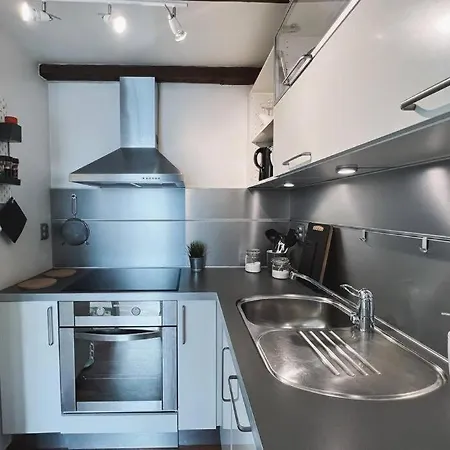 דירה Cozy Ap With Loft, Own Parking