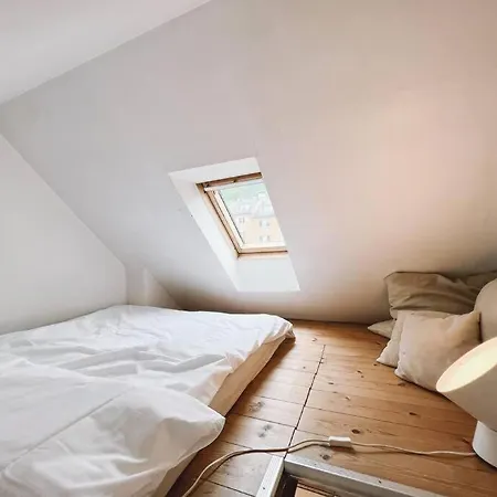 Cozy Ap With Loft, Own Parking דירה *